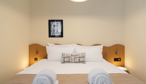 Deluxe Studio Suite