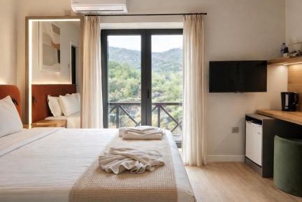 Deluxe Double Room with Balcony