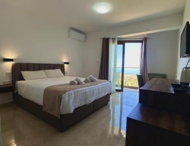 Double or Twin Room with Sea View