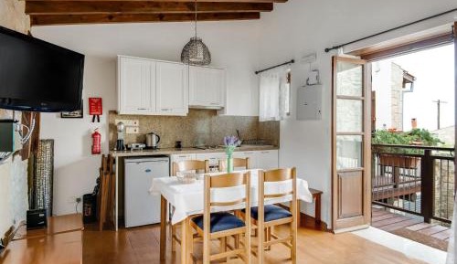 Twin One-Bedroom Apartment