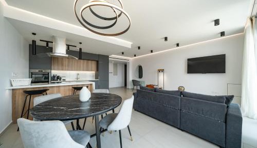 Executive One-bedroom Apartment with Sea View