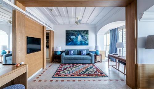 Executive Suite with side Sea View