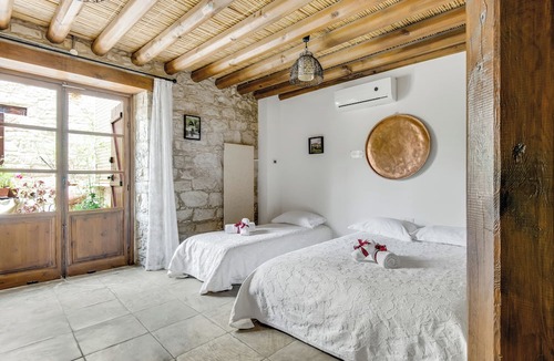 Arsos Apartment | Sanders Arsorama Great 1 Bdr Apt With Shared Patio