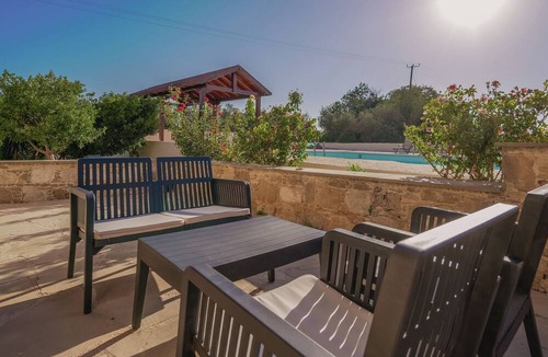 Kato Akourdalia Villa | Phaedrus Living Amarakos Villa