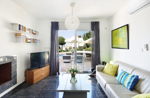 Paphos Hotel | Paradise Cove Beach Villas
