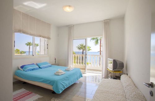 Larnaca Villa | Meneou Beachfront Villa Sunset
