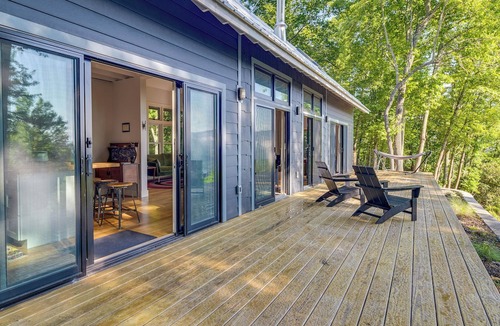 Spruce Pine Apartment | 'Inchworm Ranch' Blue Ridge Cabin, Pets Welcome