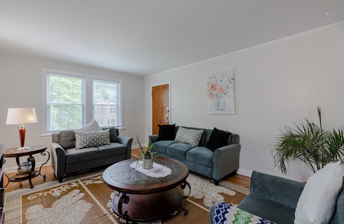 Evanston Apartment | Enjoy Evanston! Slow Down After a Busy Day Sight Seeing - Walking Distance from Public Transportation by AllSet Turnover