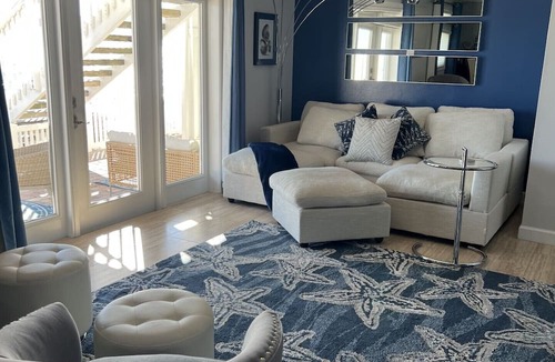 Coquina Key Condo | Elegant Waterfront Home