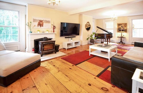 Harriman Villa | Magical Family Escape, Pool, HotTub, Pets, <1 Hr NYC