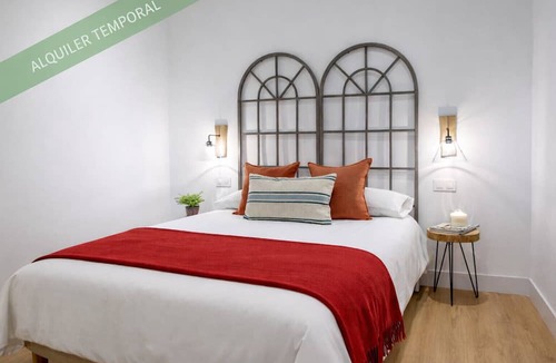 Sol Apartment | Sol VI: Modern Apartment Steps from Puerta del Sol