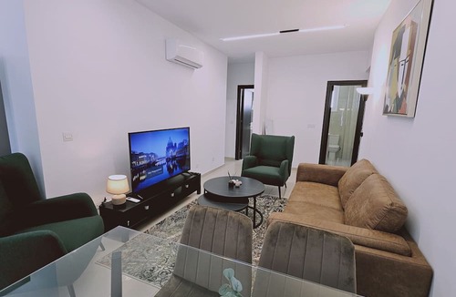 City Centre Apartment | STAY Cosmo City Suite 501