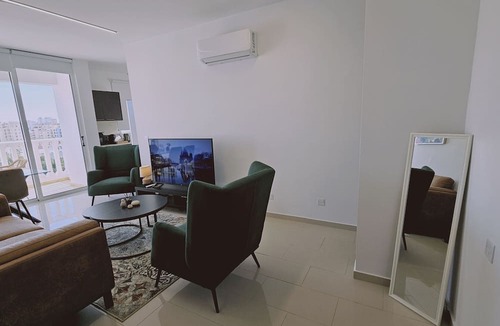 City Centre Apartment | STAY Cosmo City Suite 501
