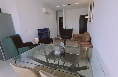 City Centre Apartment | STAY Cosmo City Suite 501