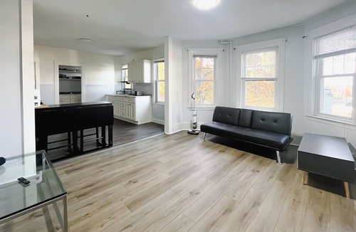 Dedham Apartment | Renovated 3-bedroom apartment in Dedham - Legacy Mall