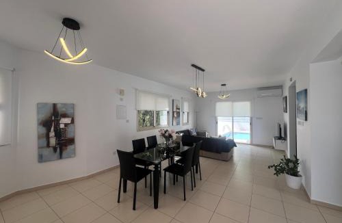 Pernera Villa | Palm Tree Villas