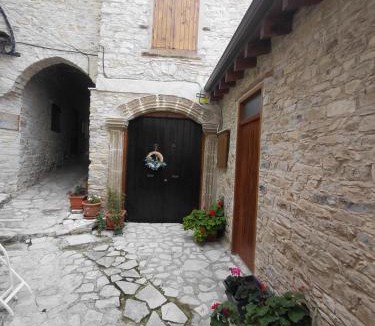 Pano Lefkara Apartment | lefkara stone nest