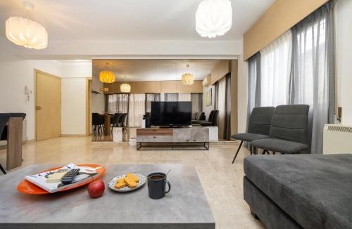 Acropolis Apartment | 3 bedroom flat near center