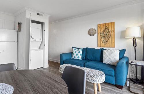 Carolina Beach Apartment | Boardwalk Breeze Oceanfront Pool Villa