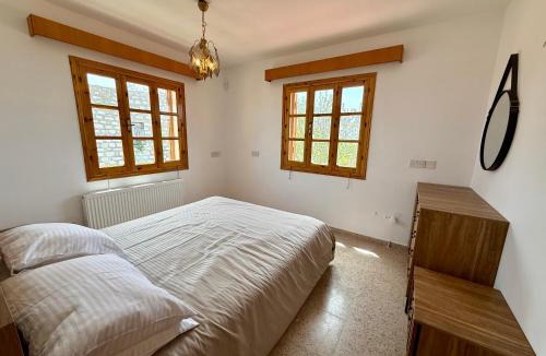 Kathikas Villa | Authentic 5 Bedroom Stone Villa with Pool in Kathikas