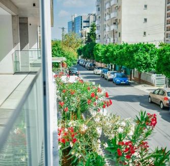 Neapolis Apartment | PEARL Premium 2-BR Suite - 150m Beach & Free Parking
