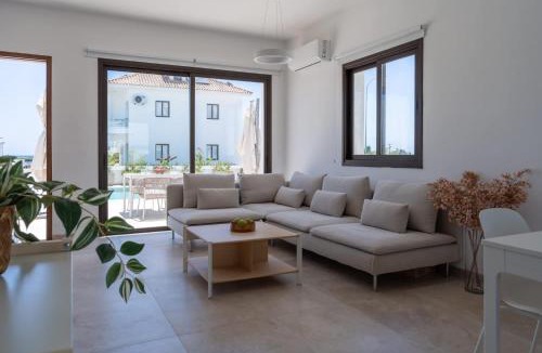 Softades Villa | Private Pool 3BR Villa Near Beach Larnaca