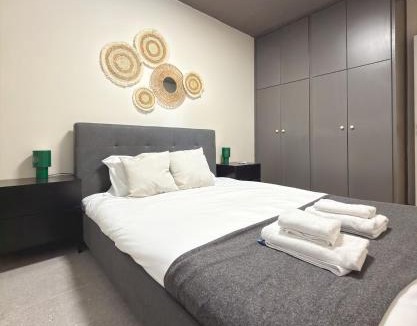 Ayios Dhometios Apartment | Modern 2BR Apt in Nicosia with AC and Washer