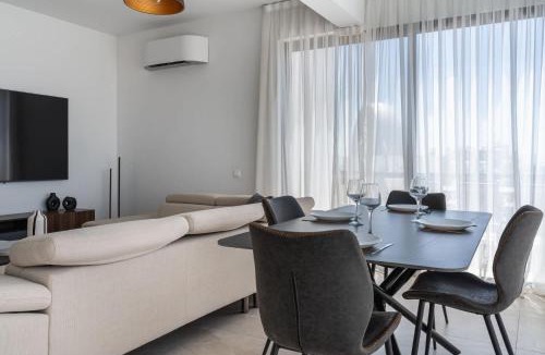 Neapolis Apartment | Sea View 3BR Apt near Miami Beach Limassol