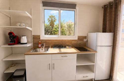 Historical Center Apartment | Smart Deluxe Studio N9 private Kitchenette Balcony Beach 250m Marina Port 900m