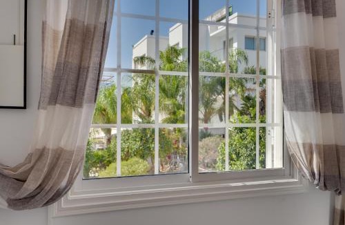 Oroklini Villa | Oceanic Pearl Villa Deluxe - 200m from beach
