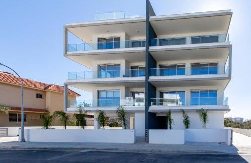 Kato Polemidia Apartment | BlueBell Limassol Suites