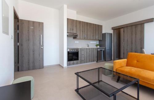 Kato Polemidia Apartment | BlueBell Limassol Suites