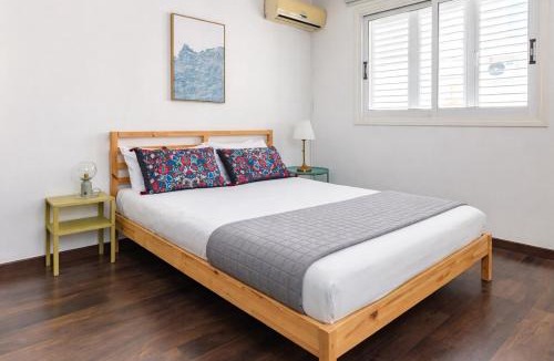 Acropolis Apartment | Cosy Bright 2BR Balcony Suite in Central Nicosia