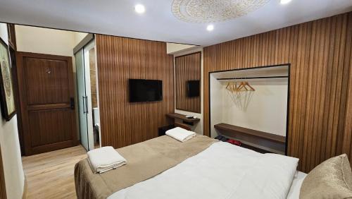 Yenisehir Hotel | Konak 83