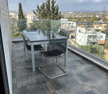 Kato Polemidia Apartment | Costas court