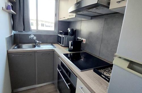 Acropolis Apartment | Central 1BR - Views - Deli Café