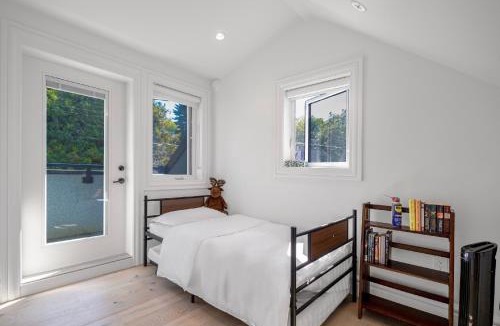 West Side Villa | Dunbar Brand-new laneway house