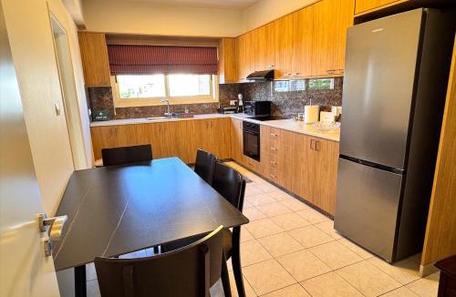 Kato Polemidia Apartment | Family House
