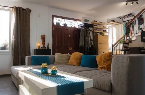 Oroklini House | Modern room Sea View in villa with private pool