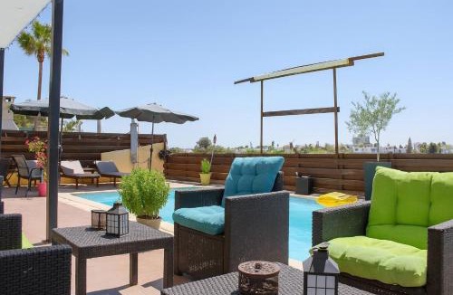 Oroklini House | Comfy room with sea view in Villa private pool