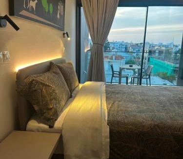 Ayios Dhometios Apartment | Nesseus Lux Suites - Near Unic & EUC
