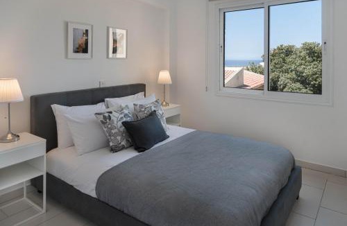 Old Town Apartment | Phaedrus Living Golden Seaview Residence