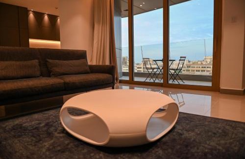 City Centre Apartment | The 1 -Nicosia Elite Stay- Gym Pool 24h Concierge
