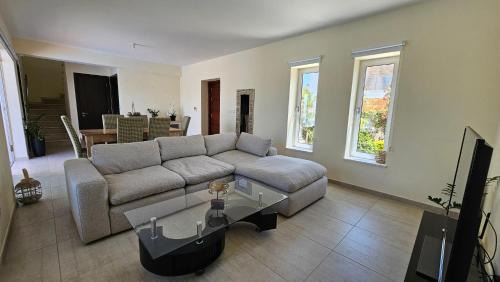 Geroskipou Villa | Villa Akti Plage 3 Bed
