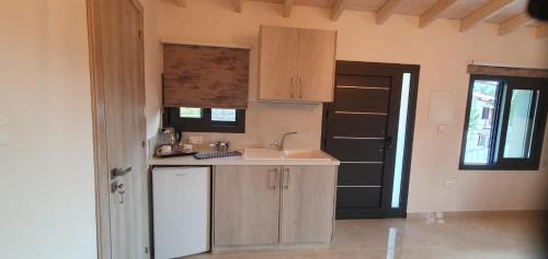 Pelentri Apartment | Village Gem Peledri Studio