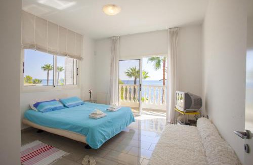 Larnaca House | Meneou Beachfront Villa Sunset