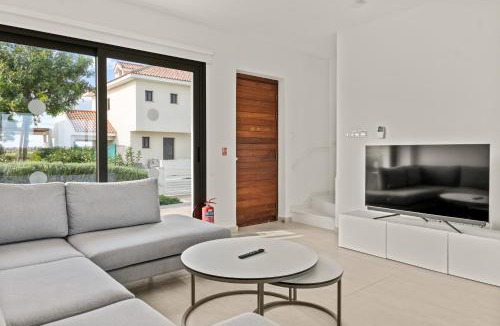 Softades Villa | Serenity Waves Villa 20
