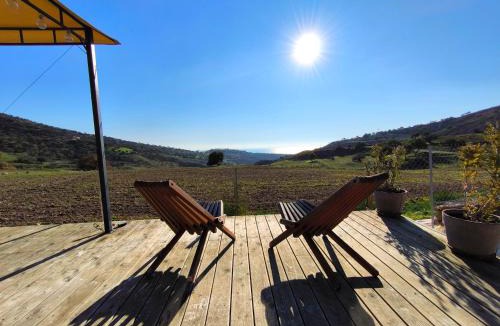 Akoursos Ski Chalet | The Hive
