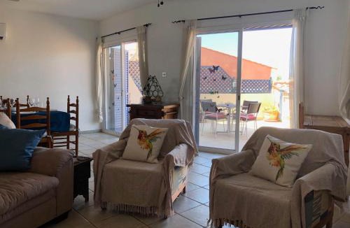 Chlorakas Villa | Spacious 3BR Villa - 5-Min to St Georges Beach - Perfect for Families