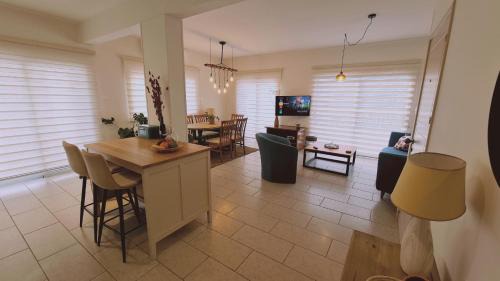 Neapolis Apartment | STAY Naturaleza Penthouse